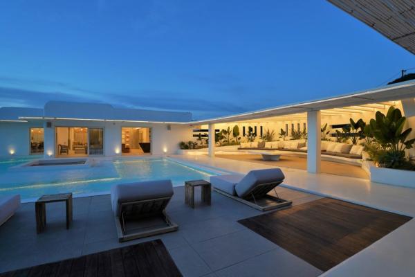Villa Parides