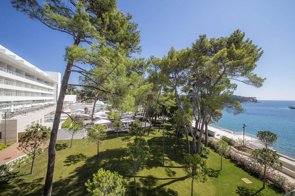 Hotel Bellevue Losinj grounds Hotel Bellevue Losinj grounds