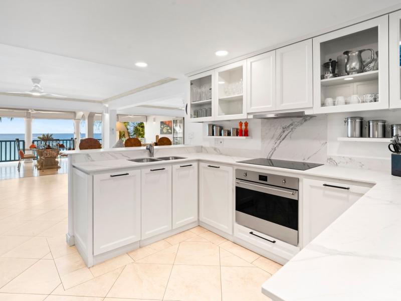 Villas on the Beach 201 - Barolo , Beachfront villas Barbados , Holetown , St James , Villas on the Beach, Barbados , West Coast Barbados 