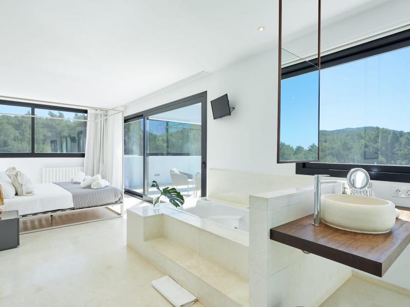 Can Pegaso Grande , North 