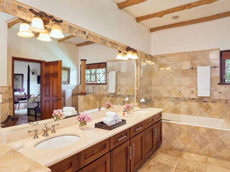 Whispering Waters , Discovery Bay 