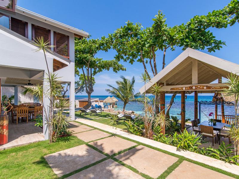 Buttonwood Reef and Sea Biscuit Cottage , Ocho Rios 