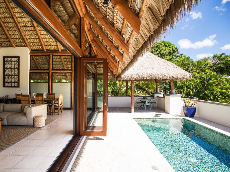 Paradise Beach, Nevis , Nevis 