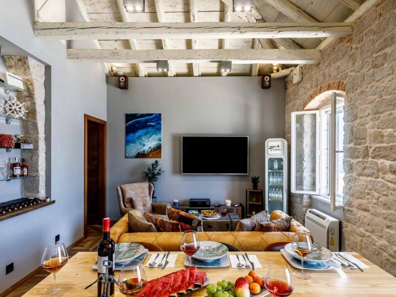 Lighthouse St. Nicholas , Islands 