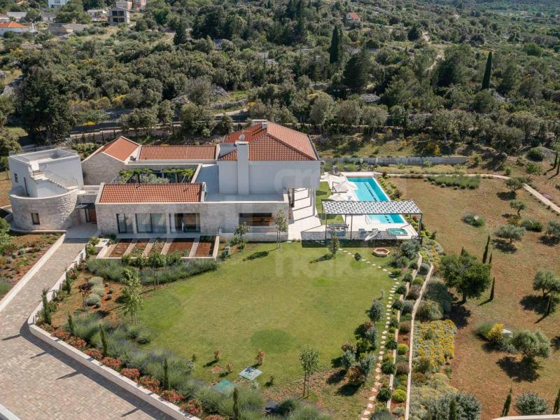 Villa Hilltop Haven , Islands 