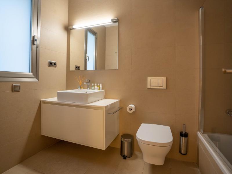 Casa Fourteen , Jesus 