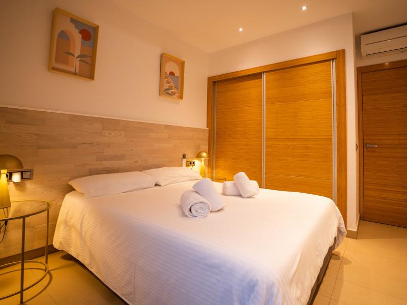 Casa Fourteen , Jesus 