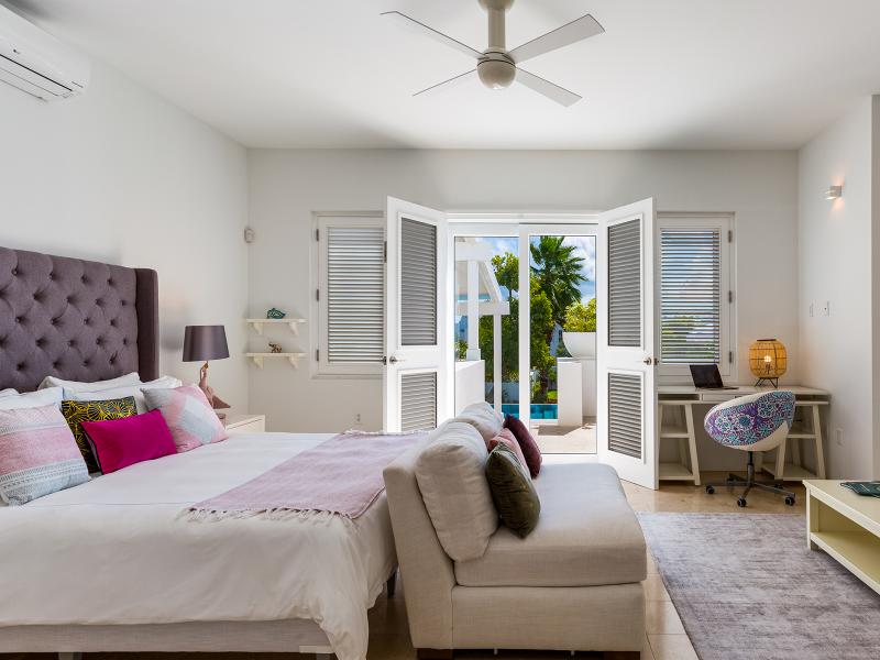 Celestial Anguilla , West End 