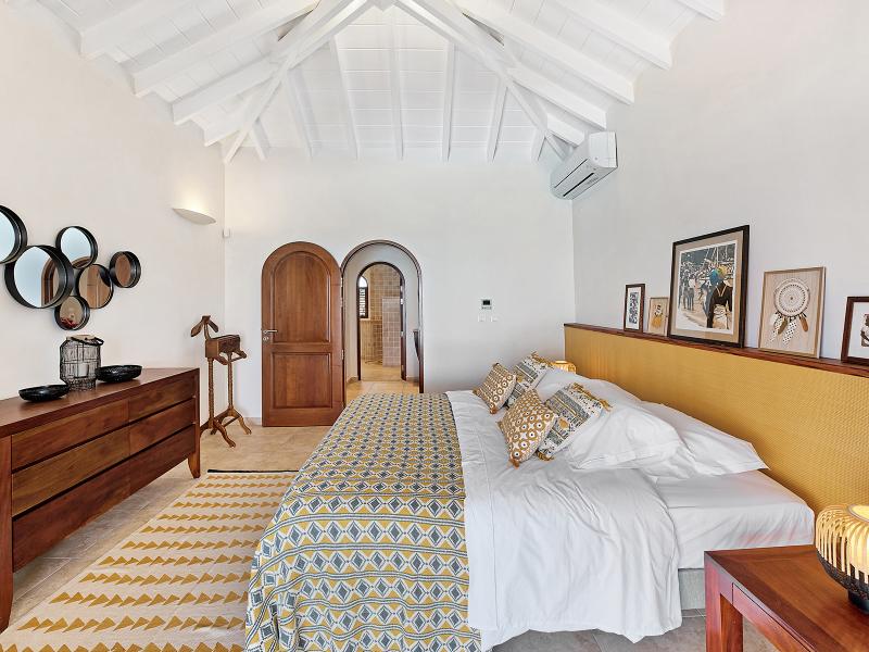 Happy Bay , Happy Bay 