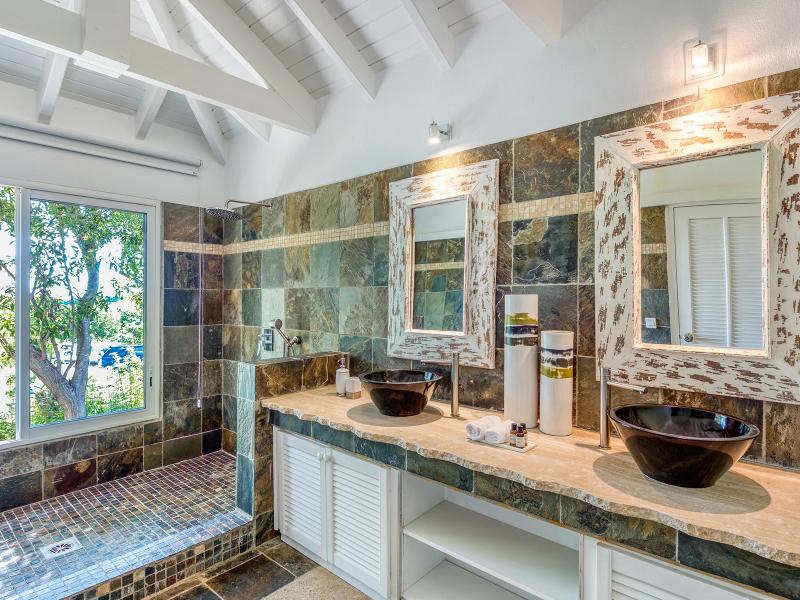 La Pinta , Terres Basses 