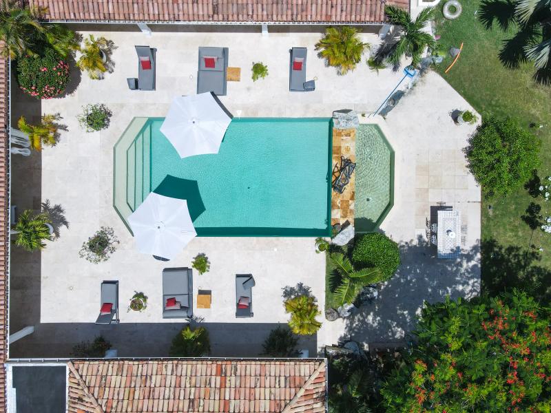 La Pinta , Terres Basses 