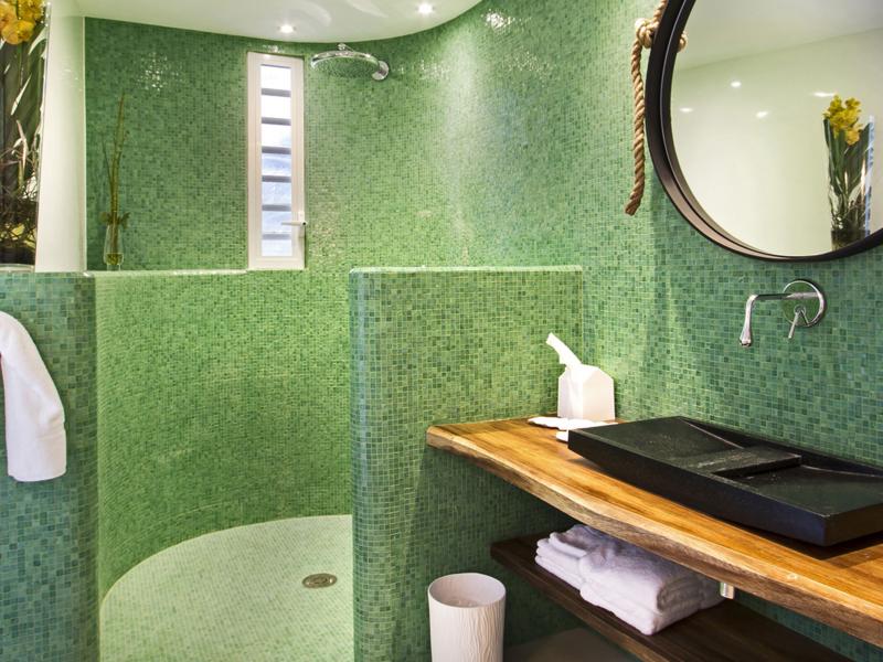 C'est La Vie, Terres Basses , Terres Basses 