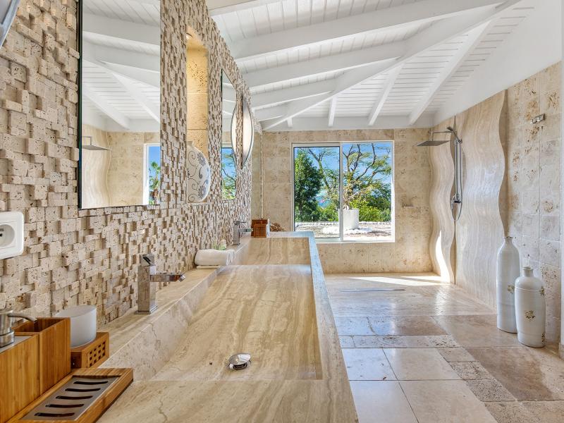 La Pinta , Terres Basses 