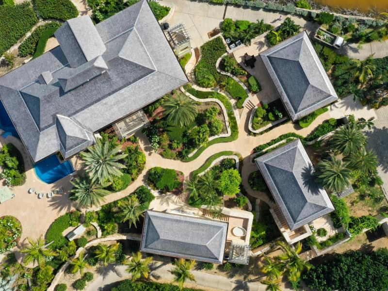 Coral Estate , Long Bay 