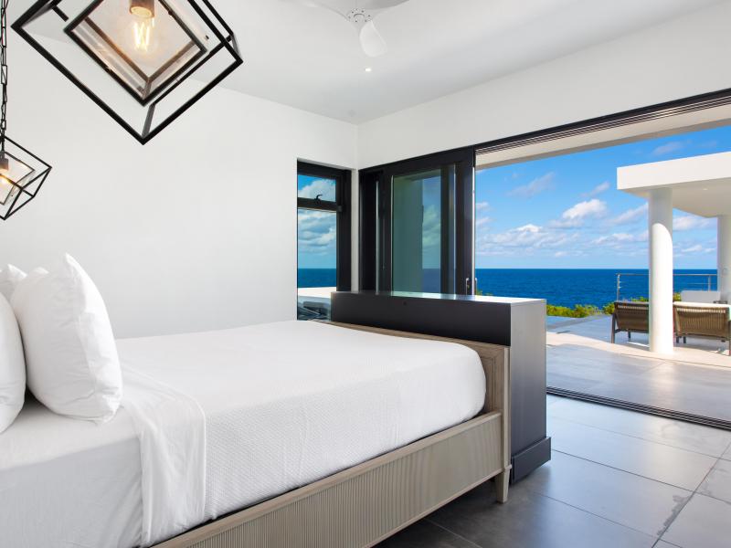 Le Rêve Bleu , Little Bay 