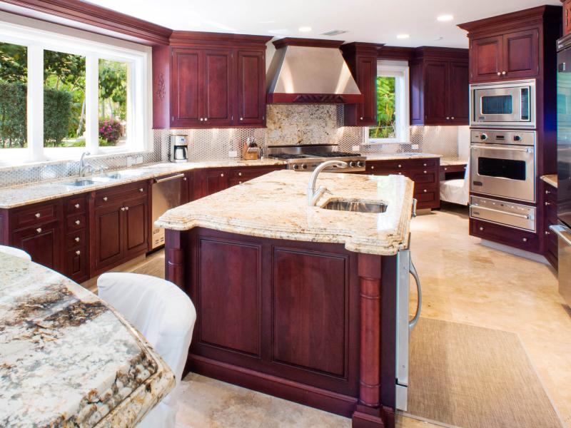 Coconut Walk , Seven Mile Beach 