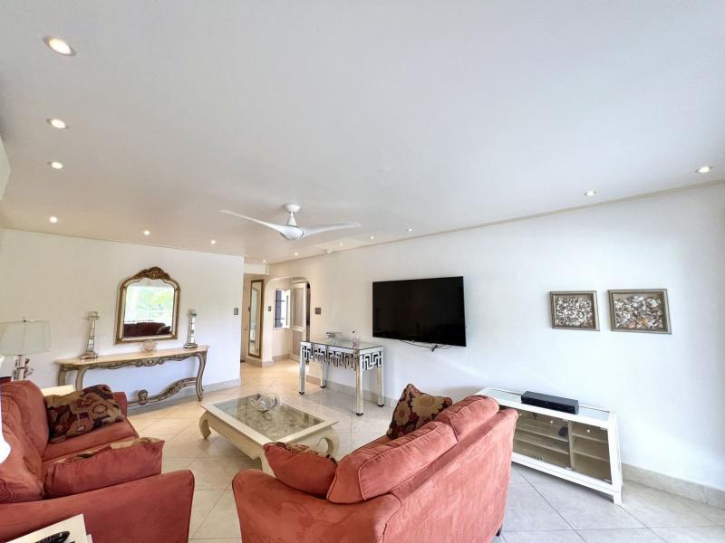 Glitter Bay 209 , St James 