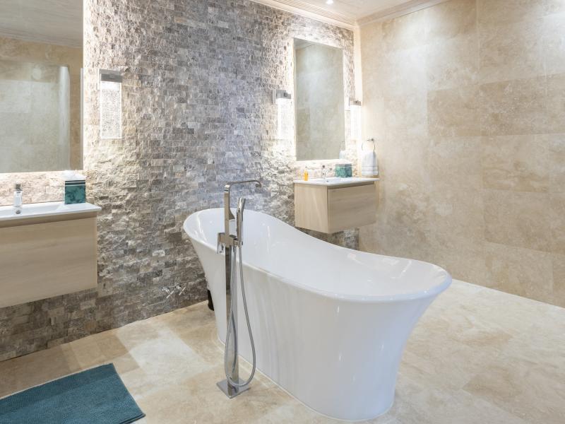 Old Trees 302 - La Mirage Penthouse , Beachfront villas Barbados , Old Trees , Paynes Bay , St James , West Coast Barbados 