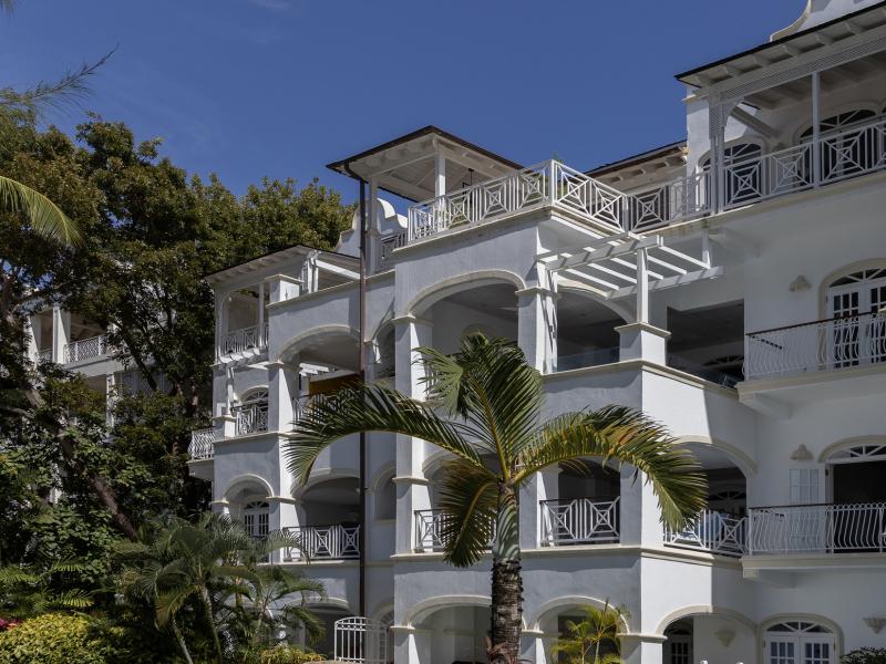 Old Trees 302 - La Mirage Penthouse , Beachfront villas Barbados , Old Trees , Paynes Bay , St James , West Coast Barbados 
