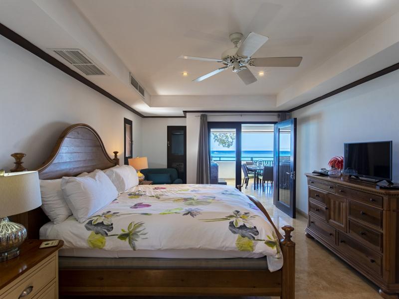 Coral Cove 4 - Green Fields , Beachfront villas Barbados , Coral Cove , Paynes Bay , St James , West Coast Barbados 