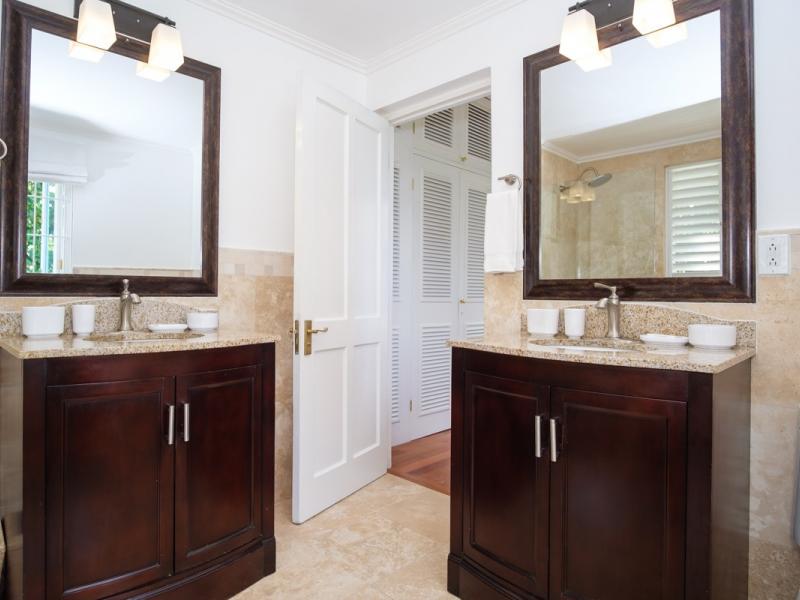 Scotch on the Rocks , Ocho Rios 