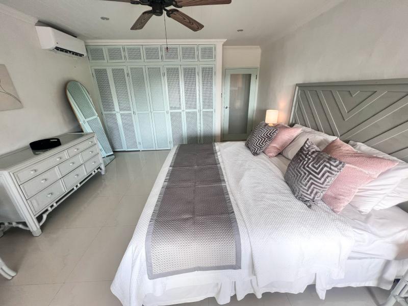 Glitter Bay 302 - Bikini Top , Beachfront villas Barbados , Glitter Bay , Porters , St James , West Coast Barbados 