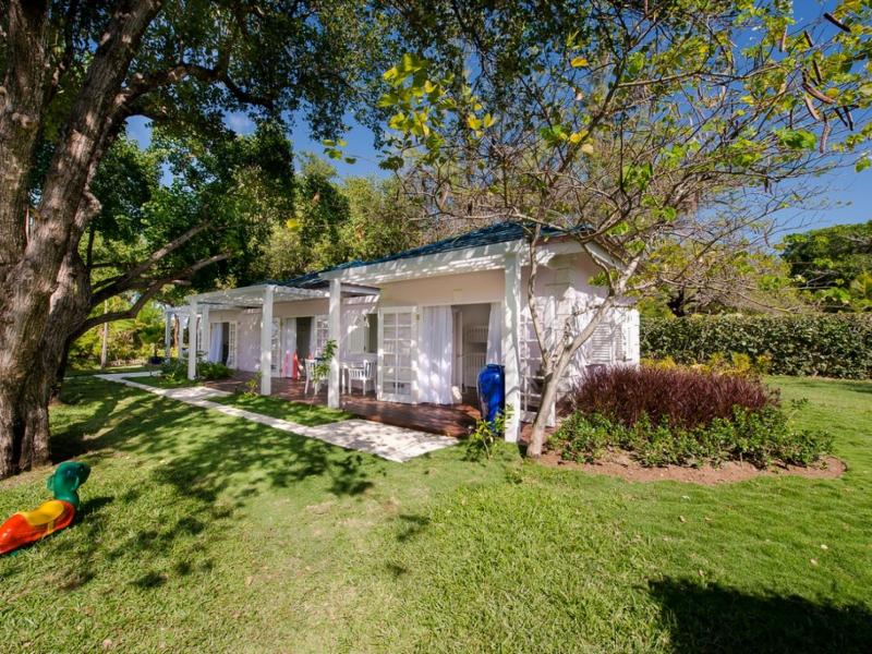 Jacaranda , L'Ansecoy Bay 