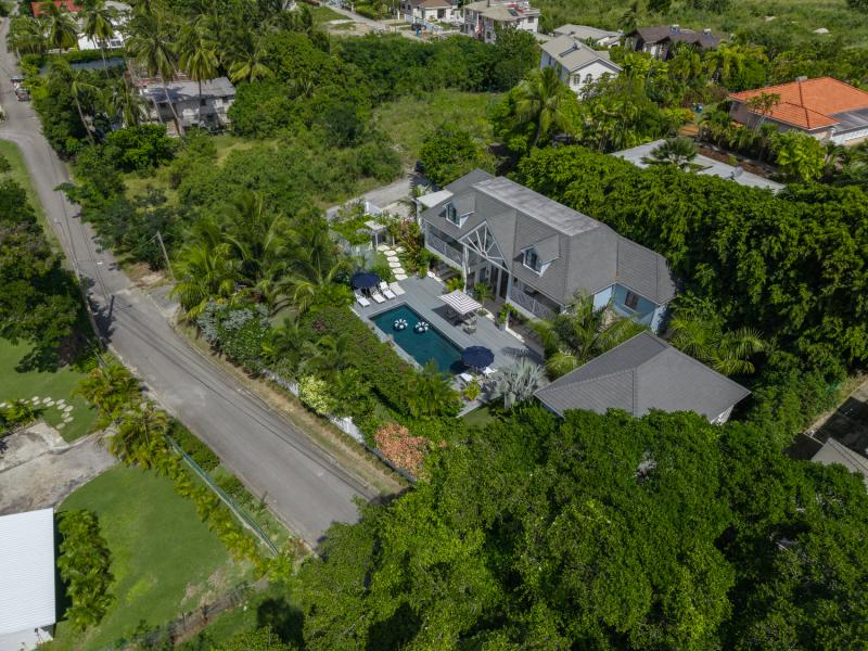 Seastar House and Cottage , 