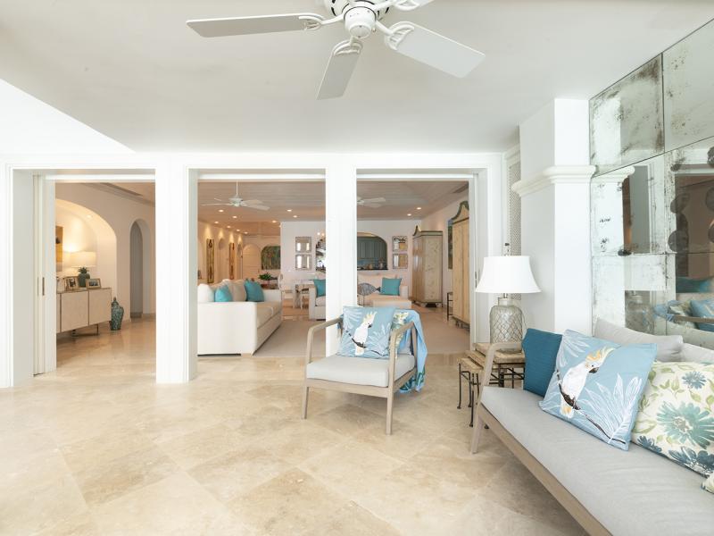 Old Trees Sea Breeze 204 , Beachfront villas Barbados , Old Trees , Paynes Bay , St James , West Coast Barbados 