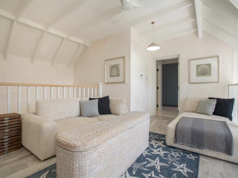 Seastar House and Cottage , 