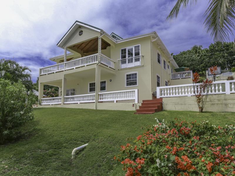 Villa Decaj , Cap Estate 