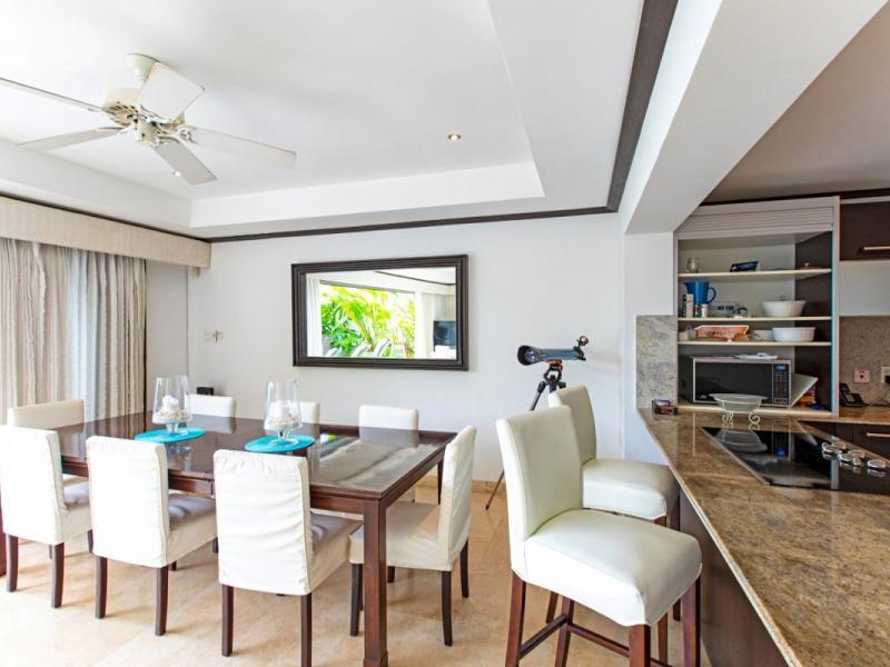 Coral Cove 1 - Beachfront , Beachfront villas Barbados , Coral Cove , Paynes Bay , St James , West Coast Barbados 