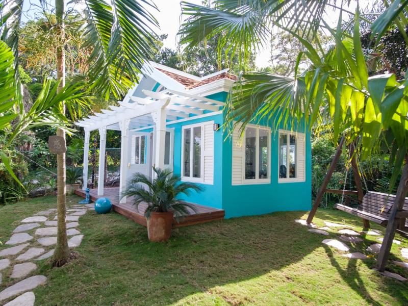 Scotch on the Rocks , Ocho Rios 