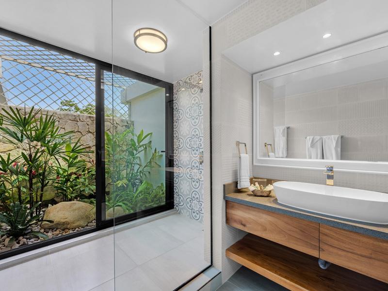 Noble House by the Sea , Montego Bay 