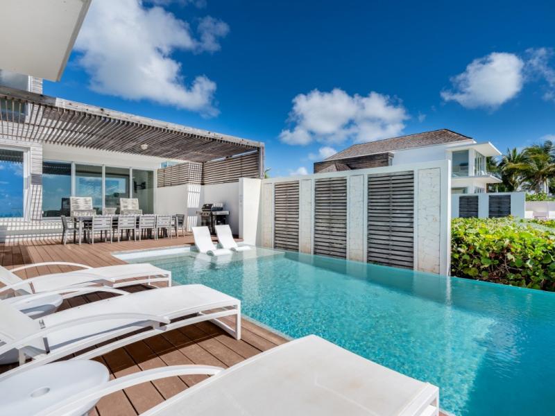 Villa Helios , Long Bay 