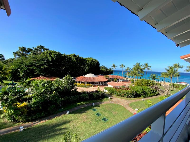 Glitter Bay 305 Ocean View , Beachfront villas Barbados , Glitter Bay , Porters , St James , West Coast Barbados 