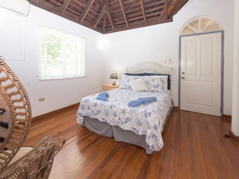 Villa Bimiti , Mount Irvine 