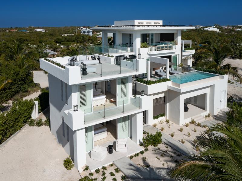 Blue Lagoon , Long Bay , Providenciales 