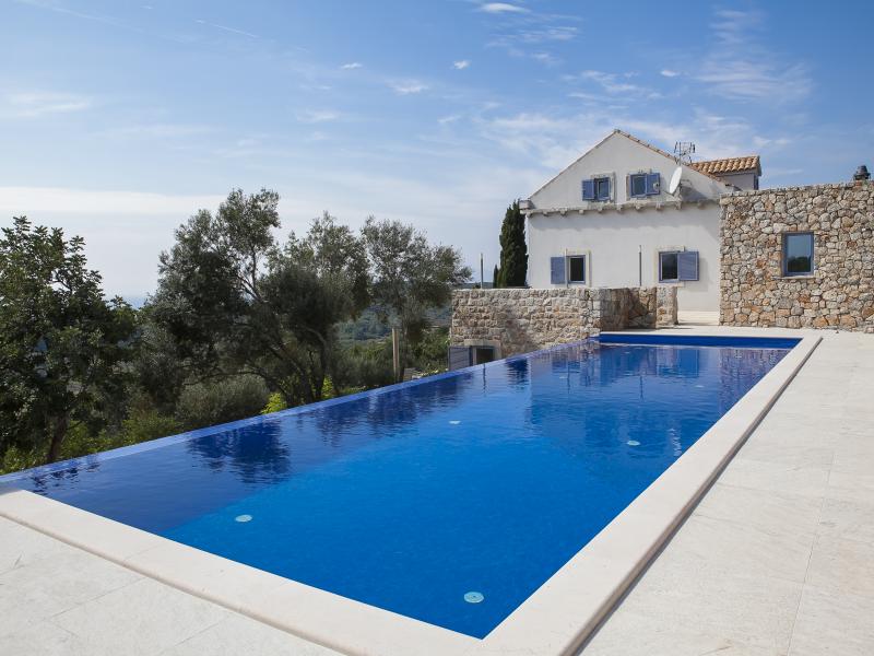 Villa Ella , Islands , Sipan Island 