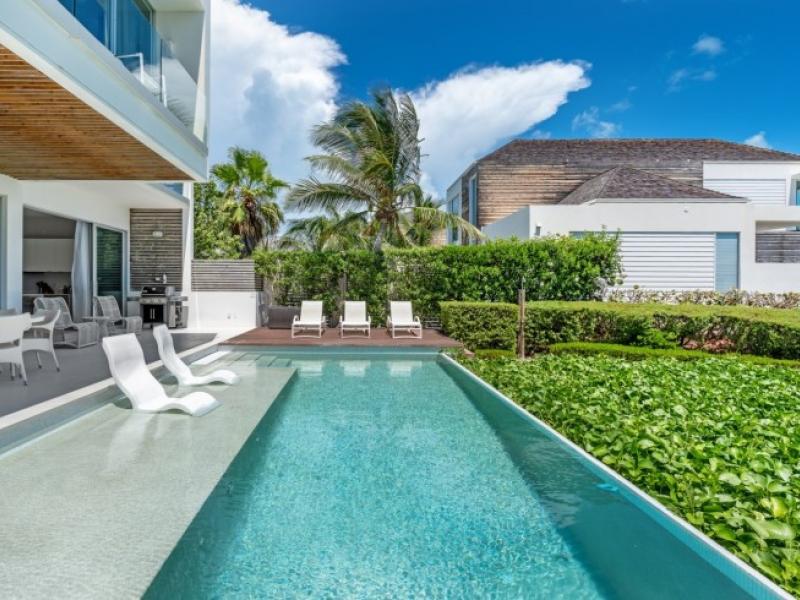 Villa Hyperion , Long Bay 