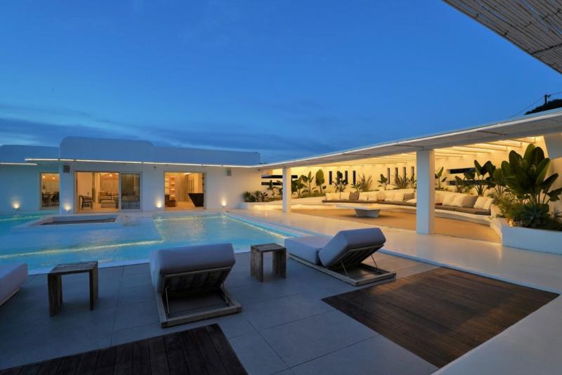 Villa Parides